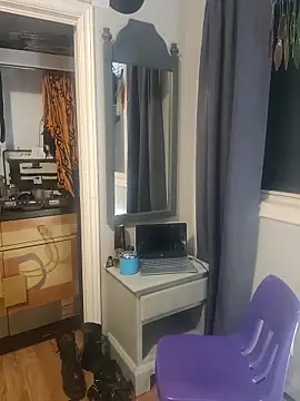 Snapshot of FoxnMouse chatting on November 2025 02:22:02 AM FoxnMouse online show from November 2025 02:22:02 AM