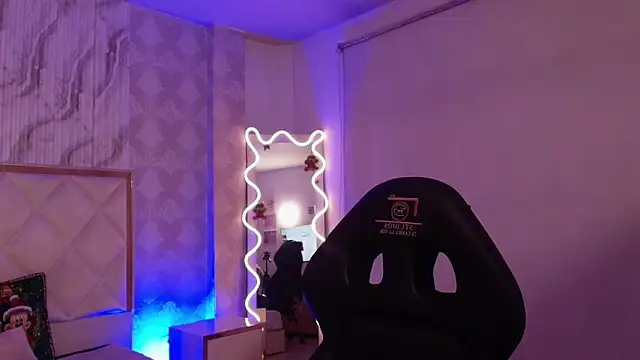 Snapshot of Naomy_tay1 chatting on December 2025 03:12:02 AM Naomy tay1 online show from December 2025 03:12:02 AM