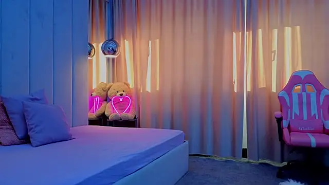 Snapshot of Reina_Cummings chatting on October 2025 07:10:02 AM Reina Cummings online show from October 2025 07:10:02 AM