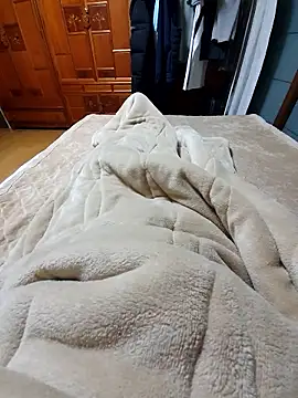 starvingo2002 online show from December 2025 10:31:01 AM