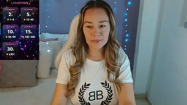 Snapshot of Natysweet23 chatting on November 2025 01:04:02 AM Natysweet23 online show from November 2025 01:04:02 AM