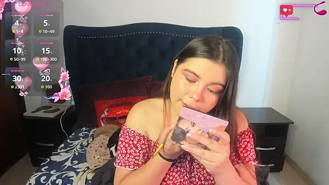 LucyPetit online show from September 2025 02:00:01 PM