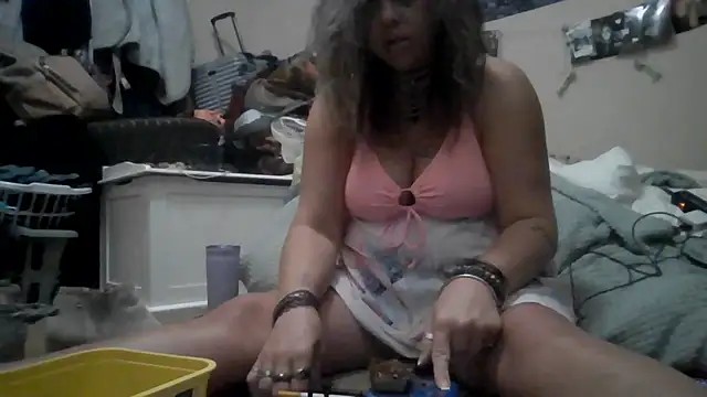 Snapshot of TWiSTYTheTwizted chatting on June 2026 08:54:01 PM TWiSTYTheTwizted online show from June 2026 08:54:01 PM