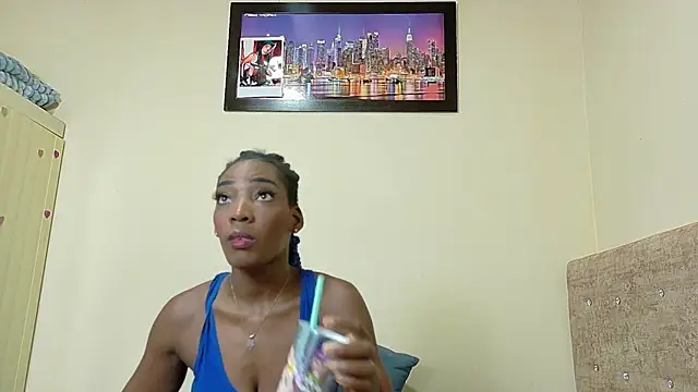 Snapshot of AlexandraCambell chatting on June 2026 04:46:01 PM AlexandraCambell online show from June 2026 04:46:01 PM