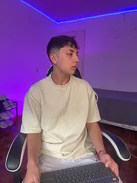 Casper   kyy online show from November 2025 06:59:02 PM