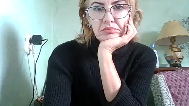 TianaQLove online show from October 2025 09:43:02 AM