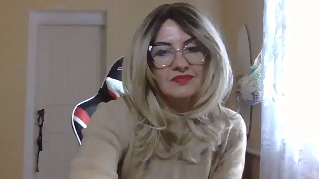 TianaQLove online show from October 2025 02:29:01 PM