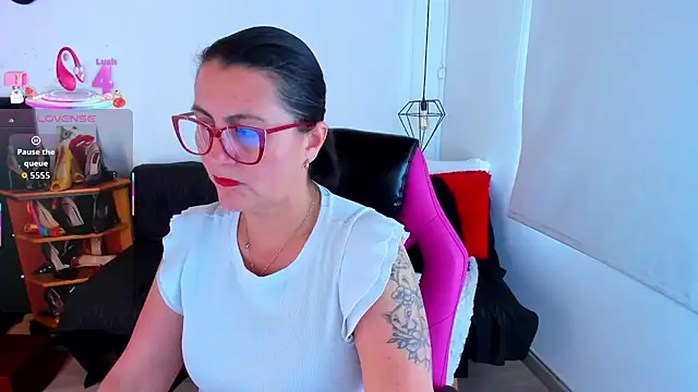 D Martii online show from November 2025 12:37:02 PM