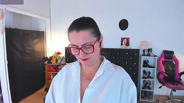 D Martii online show from November 2025 12:59:03 PM