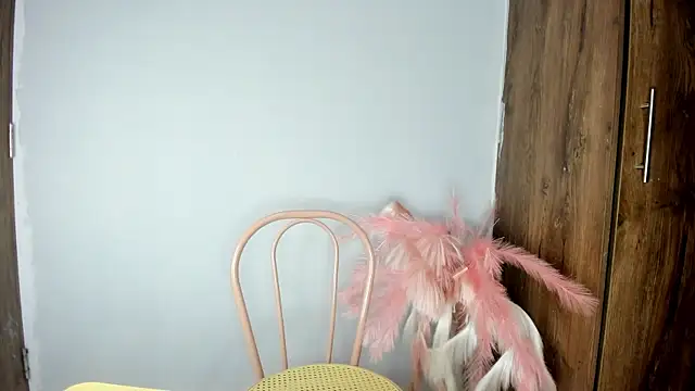 Snapshot of khate_smith chatting on December 2025 04:38:01 PM khate smith online show from December 2025 04:38:01 PM