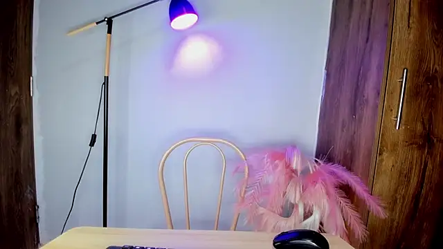 Snapshot of khate_smith chatting on February 2026 04:25:02 PM khate smith online show from February 2026 04:25:02 PM