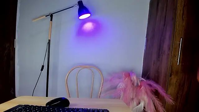 Snapshot of khate_smith chatting on February 2026 02:14:01 PM khate smith online show from February 2026 02:14:01 PM