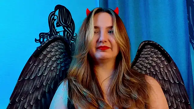 Snapshot of LucilleMcBride chatting on October 2025 09:10:01 AM LucilleMcBride online show from October 2025 09:10:01 AM