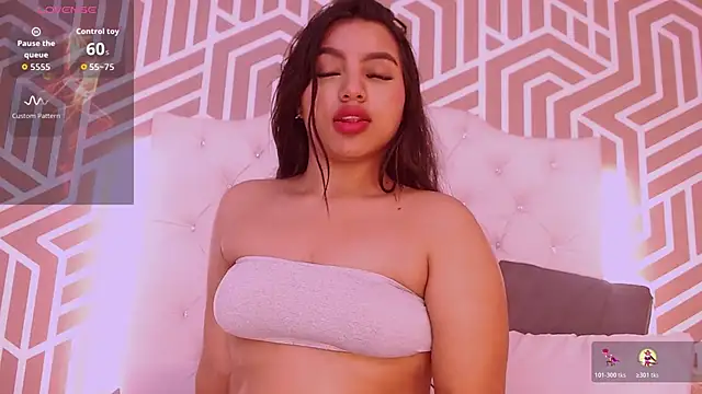 Snapshot of MariyaNovaki chatting on November 2025 12:44:01 AM MariyaNovaki online show from November 2025 12:44:01 AM