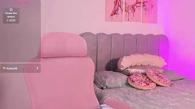 Snapshot of DafneVega chatting on December 2025 02:04:02 PM DafneVega online show from December 2025 02:04:02 PM