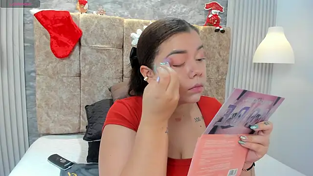 leilapons online show from November 2025 05:39:01 PM