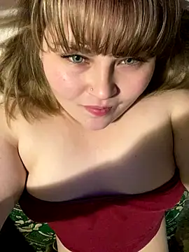 Snapshot of BeckiXrose chatting on November 2025 10:21:02 PM BeckiXrose online show from November 2025 10:21:02 PM