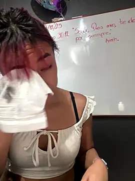 Snapshot of JuliethaDemon_ chatting on December 2025 01:09:02 PM JuliethaDemon online show from December 2025 01:09:02 PM