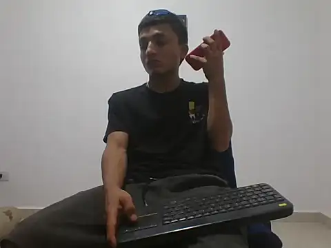 yissus 20  online show from November 2025 10:43:02 PM