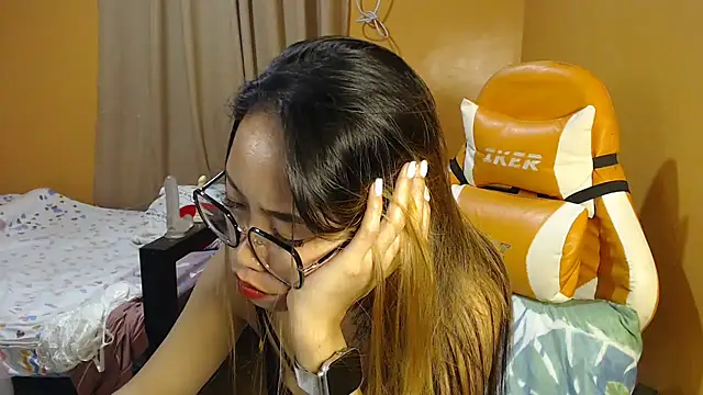 Snapshot of your_hornyapril chatting on October 2025 06:08:02 PM your hornyapril online show from October 2025 06:08:02 PM