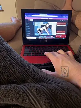 Zoro404040 online show from February 2026 11:58:02 AM