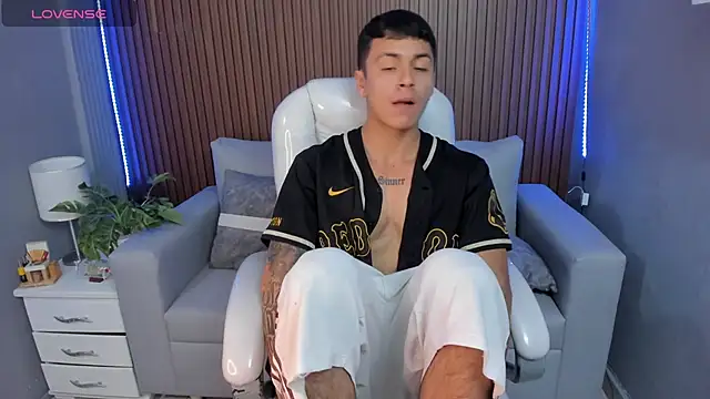 Leo santoro online show from November 2025 01:56:02 PM