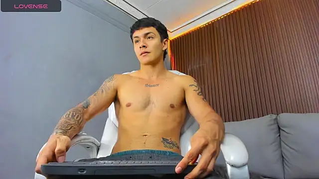 Leo santoro online show from December 2025 02:44:02 PM