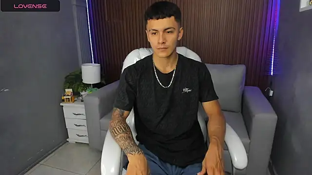 Leo santoro online show from December 2025 01:40:02 PM