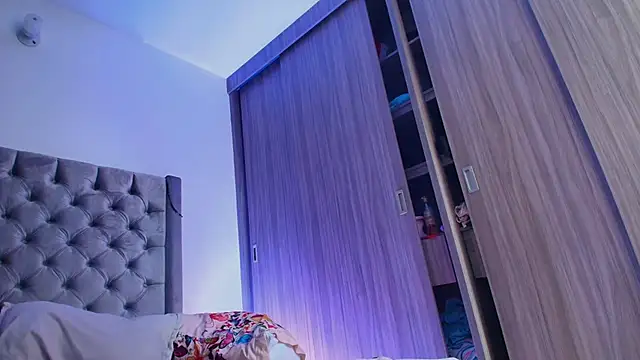 dreamsussi online show from November 2025 07:59:02 PM