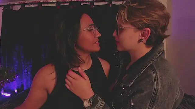 Snapshot of CrazyCakes_ chatting on September 2025 04:45:02 AM CrazyCakes online show from September 2025 04:45:02 AM