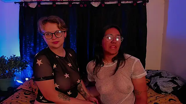 Snapshot of CrazyCakes_ chatting on September 2025 02:59:01 AM CrazyCakes online show from September 2025 02:59:01 AM