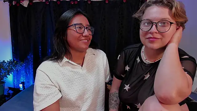 Snapshot of CrazyCakes_ chatting on October 2025 05:37:01 AM CrazyCakes online show from October 2025 05:37:01 AM