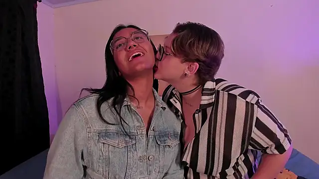 Snapshot of CrazyCakes_ chatting on November 2025 10:36:02 PM CrazyCakes online show from November 2025 10:36:02 PM