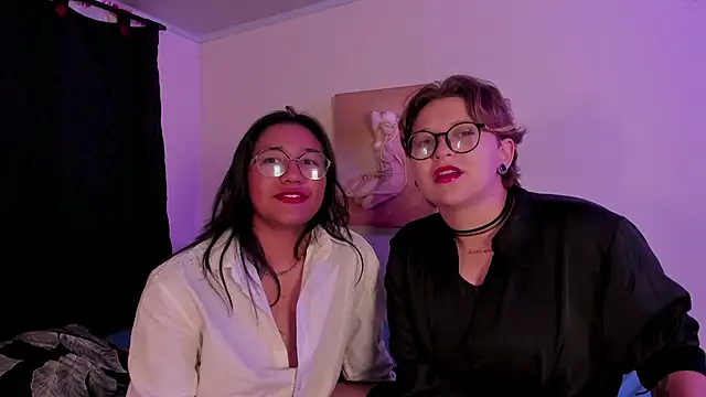 Snapshot of CrazyCakes_ chatting on December 2025 04:21:01 AM CrazyCakes online show from December 2025 04:21:01 AM