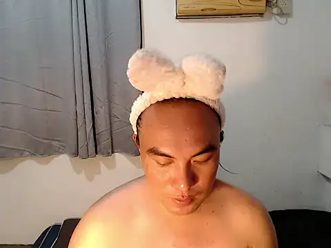 asianayumi online show from April 2026 01:41:01 PM