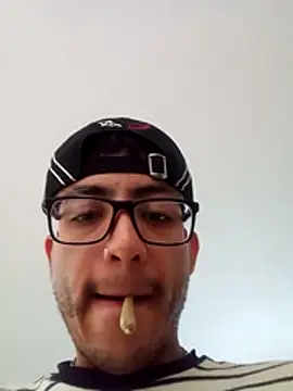 Jaleale33 online show from November 2025 04:08:02 PM