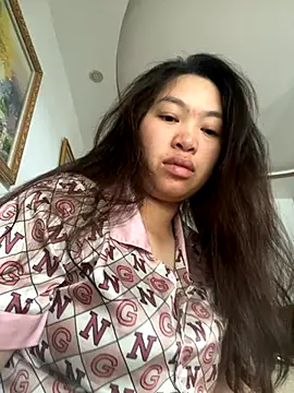 Snapshot of Nhung584 chatting on November 2025 01:29:02 AM Nhung584 online show from November 2025 01:29:02 AM