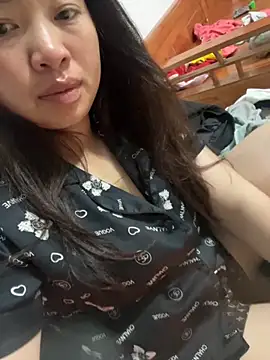 Snapshot of Nhung584 chatting on November 2025 12:56:01 PM Nhung584 online show from November 2025 12:56:01 PM