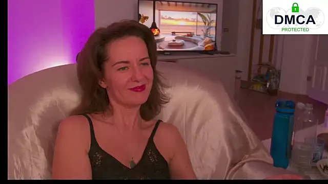 Witch in Silk online show from September 2025 07:35:01 PM