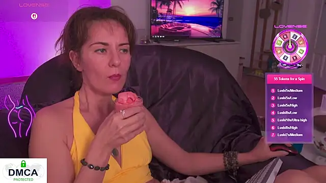 Witch in Silk online show from September 2025 09:07:02 PM