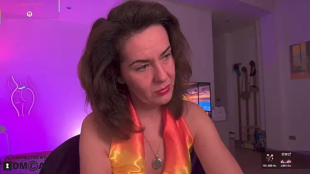 Witch in Silk online show from November 2025 07:56:02 PM