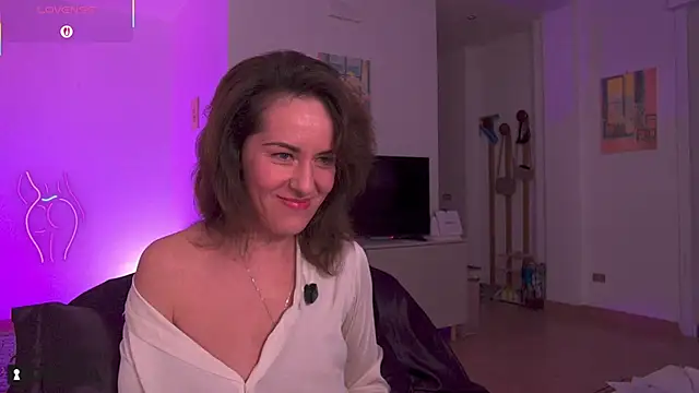 Witch in Silk online show from November 2025 10:30:02 PM