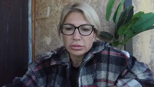 Snapshot of fox_red_lady7 chatting on September 2025 10:03:02 AM fox red lady7 online show from September 2025 10:03:02 AM