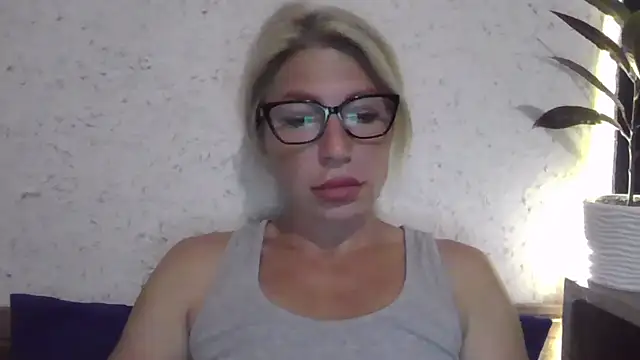 Snapshot of fox_red_lady7 chatting on September 2025 07:26:01 PM fox red lady7 online show from September 2025 07:26:01 PM