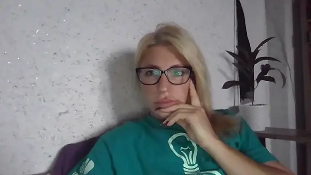 Snapshot of fox_red_lady7 chatting on October 2025 07:26:02 AM fox red lady7 online show from October 2025 07:26:02 AM