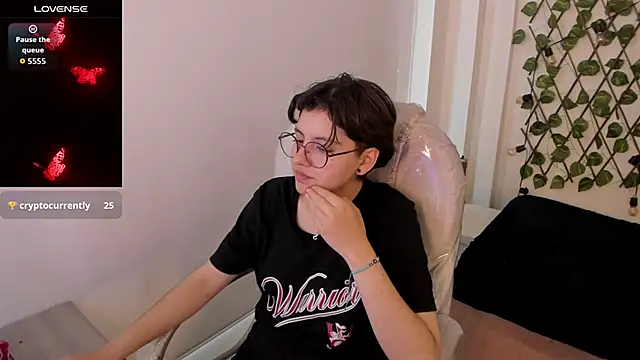 Nathaly ds online show from October 2025 07:45:02 PM