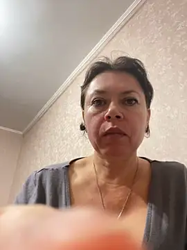 Kiravix online show from October 2025 06:19:01 PM