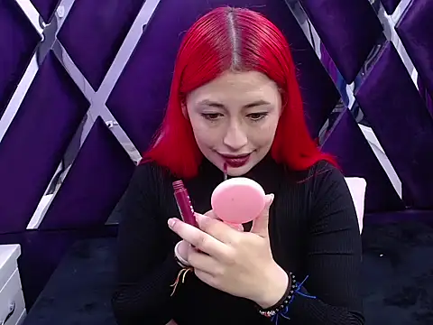 Snapshot of Melody_Klum_ chatting on October 2025 01:42:02 PM Melody Klum online show from October 2025 01:42:02 PM