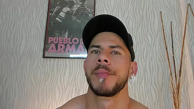 Snapshot of dylan_jacobx chatting on June 2026 04:03:01 AM dylan jacobx online show from June 2026 04:03:01 AM