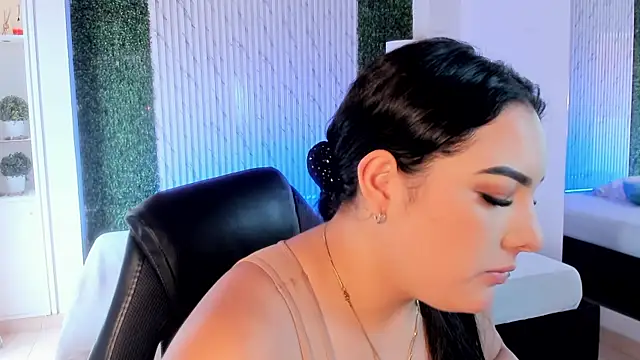 sofiacaramel online show from January 2026 06:33:01 PM